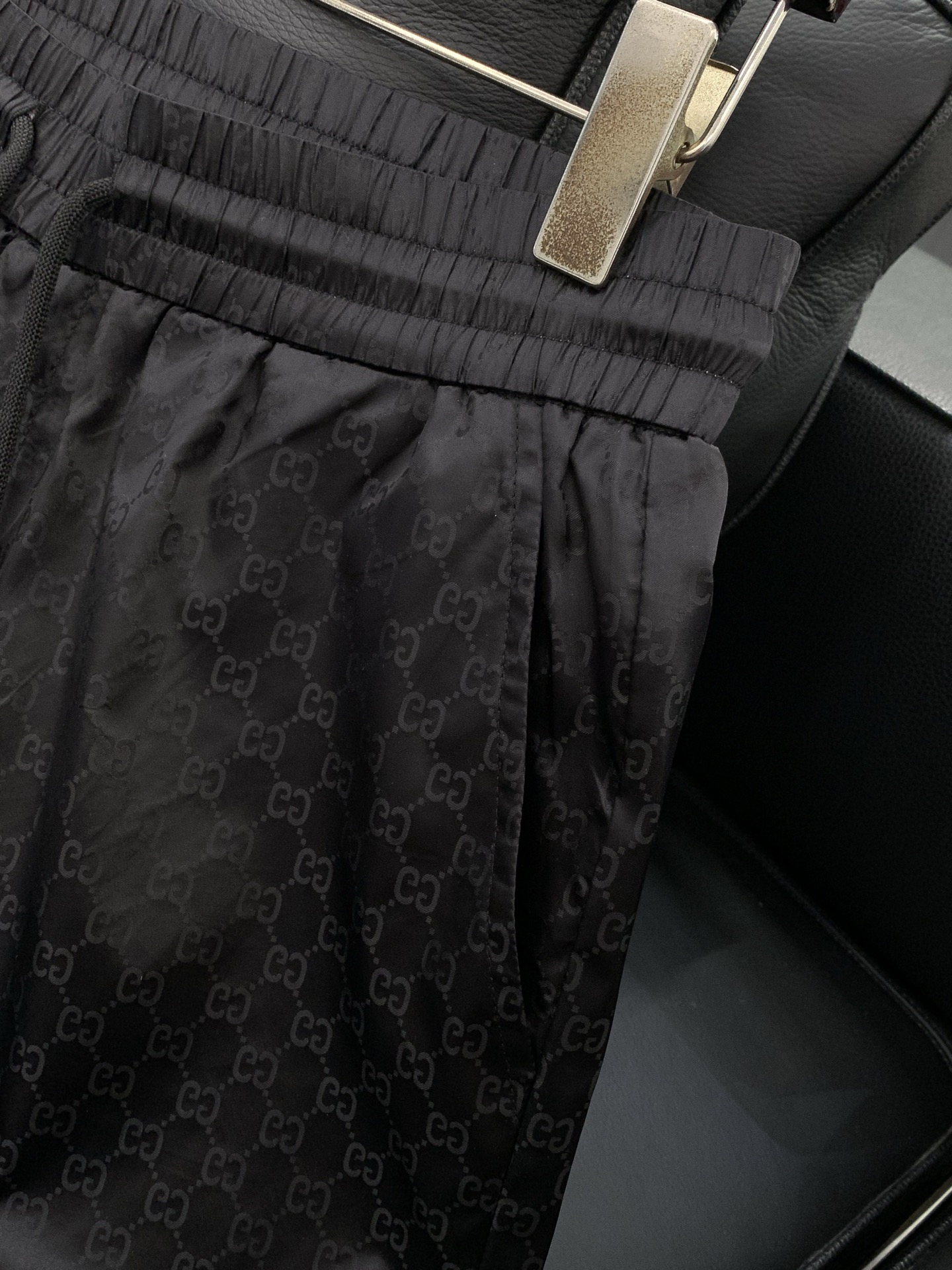 GUCCI 古驰，2026夏季最新品，专柜同步有售，原单狠货，时尚休闲短裤，进口原版面料，舒适透气，独特