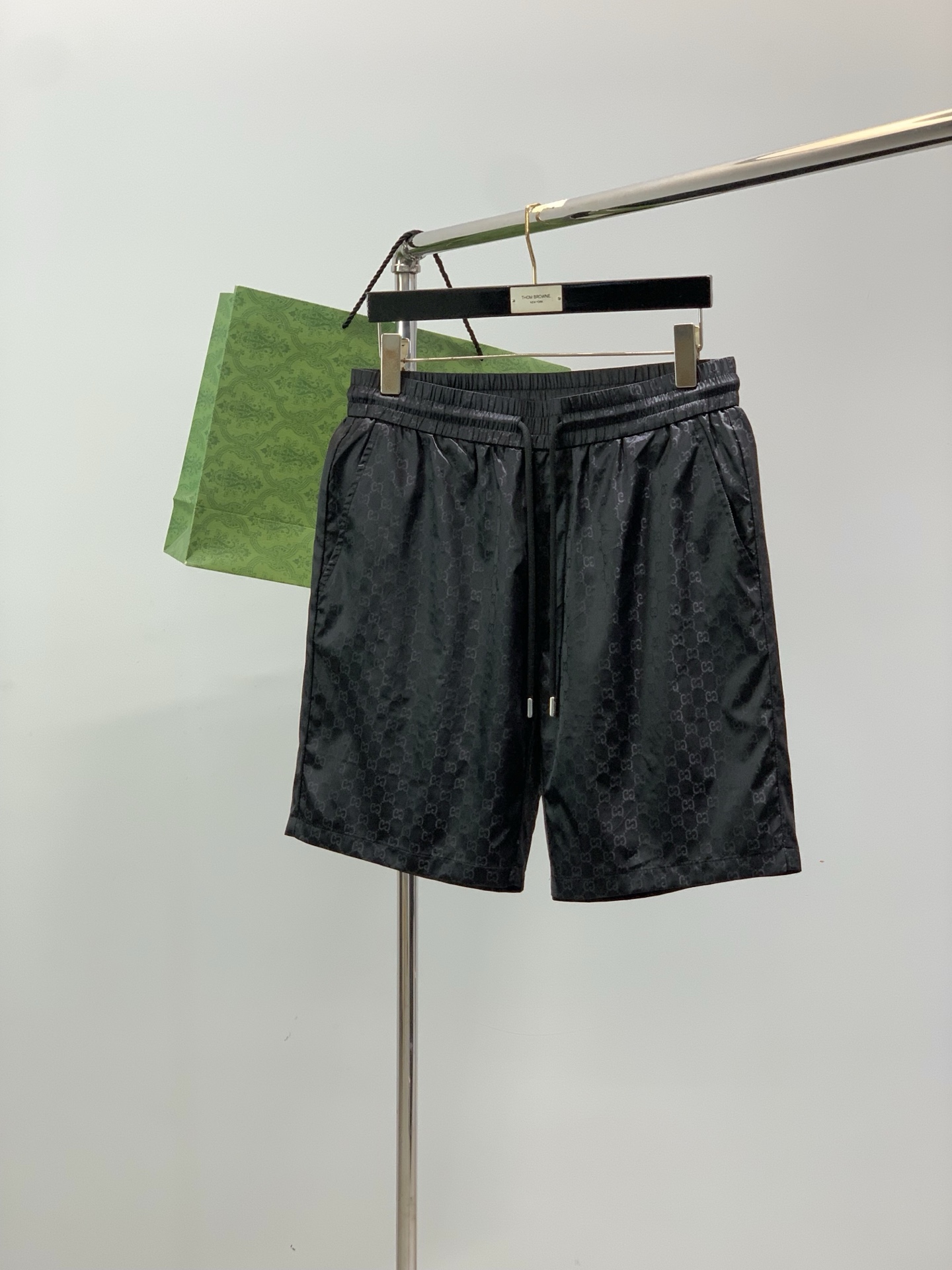 GUCCI 古驰，2026夏季最新品，专柜同步有售，原单狠货，时尚休闲短裤，进口原版面料，舒适透气，独特
