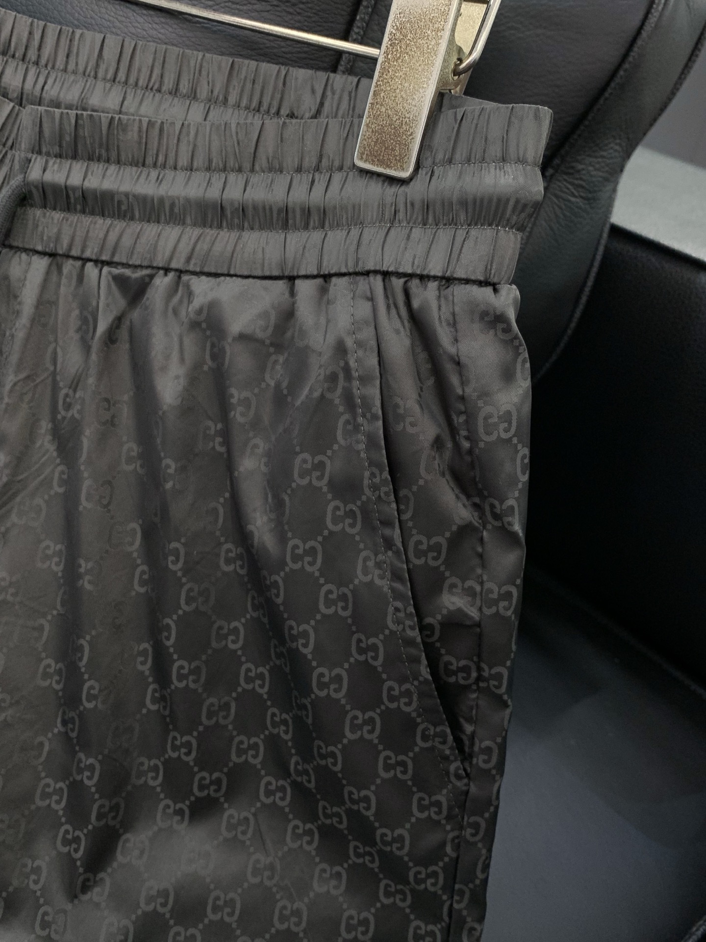 GUCCI 古驰，2026夏季最新品，专柜同步有售，原单狠货，时尚休闲短裤，进口原版面料，舒适透气，独特
