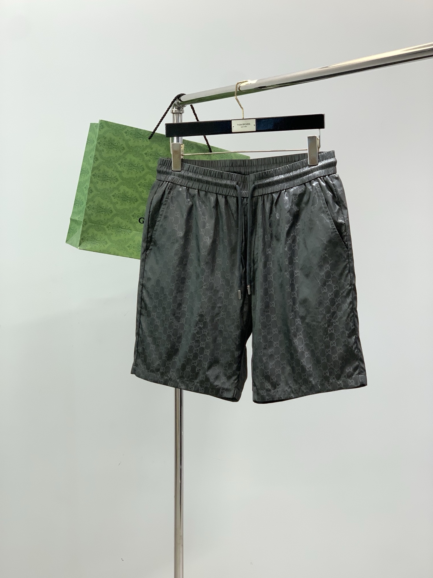 GUCCI 古驰，2026夏季最新品，专柜同步有售，原单狠货，时尚休闲短裤，进口原版面料，舒适透气，独特