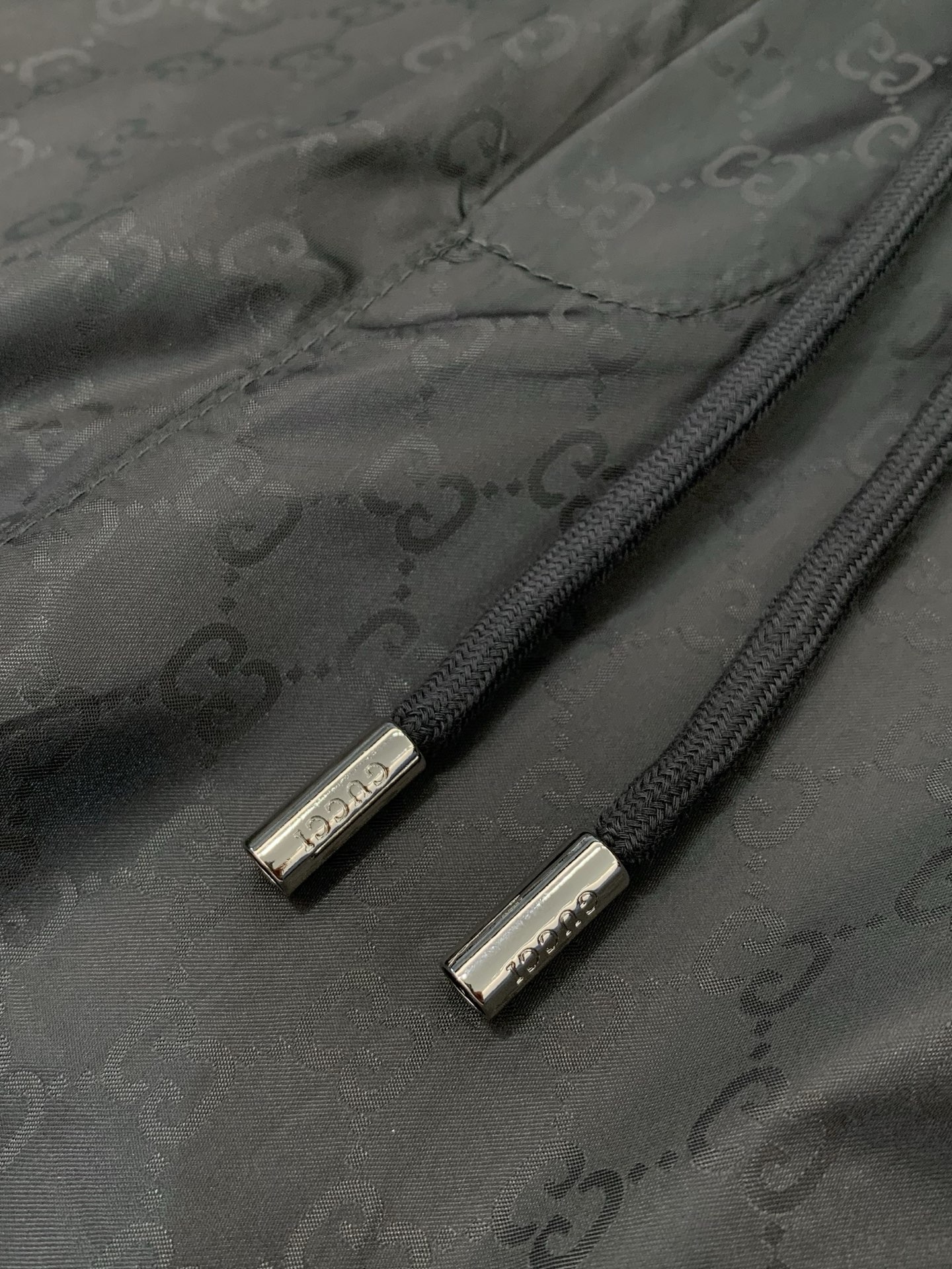GUCCI 古驰，2026夏季最新品，专柜同步有售，原单狠货，时尚休闲短裤，进口原版面料，舒适透气，独特