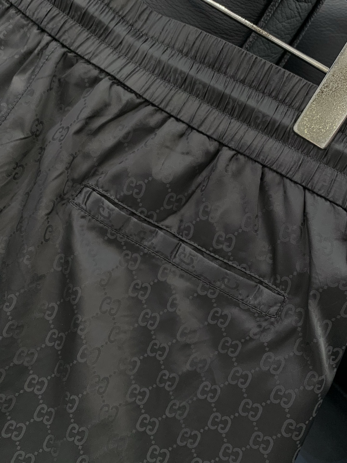 GUCCI 古驰，2026夏季最新品，专柜同步有售，原单狠货，时尚休闲短裤，进口原版面料，舒适透气，独特