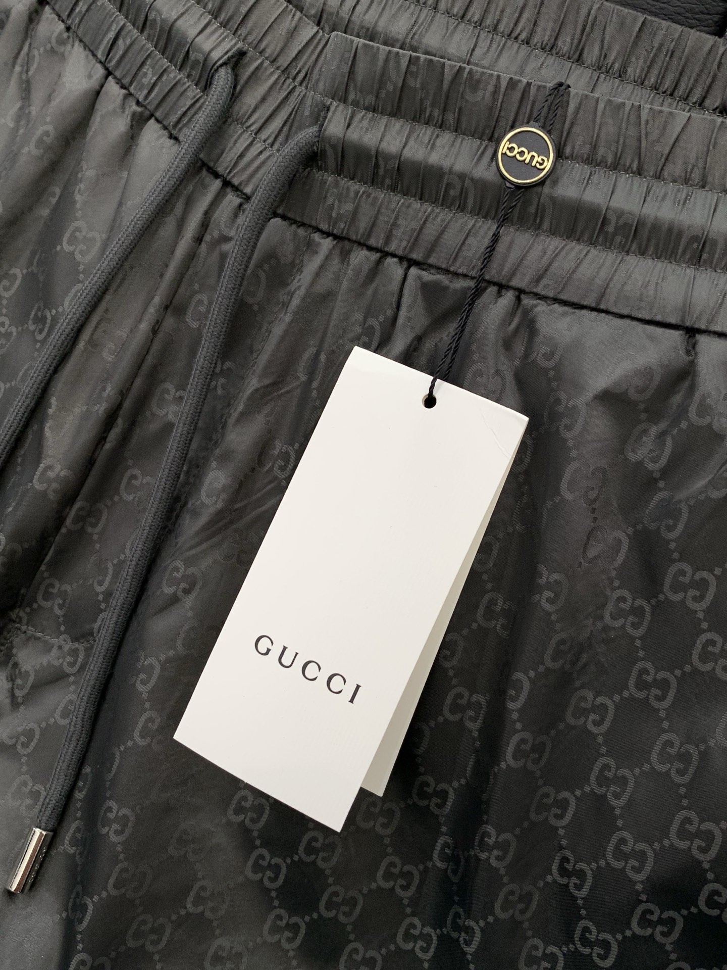 GUCCI 古驰，2026夏季最新品，专柜同步有售，原单狠货，时尚休闲短裤，进口原版面料，舒适透气，独特