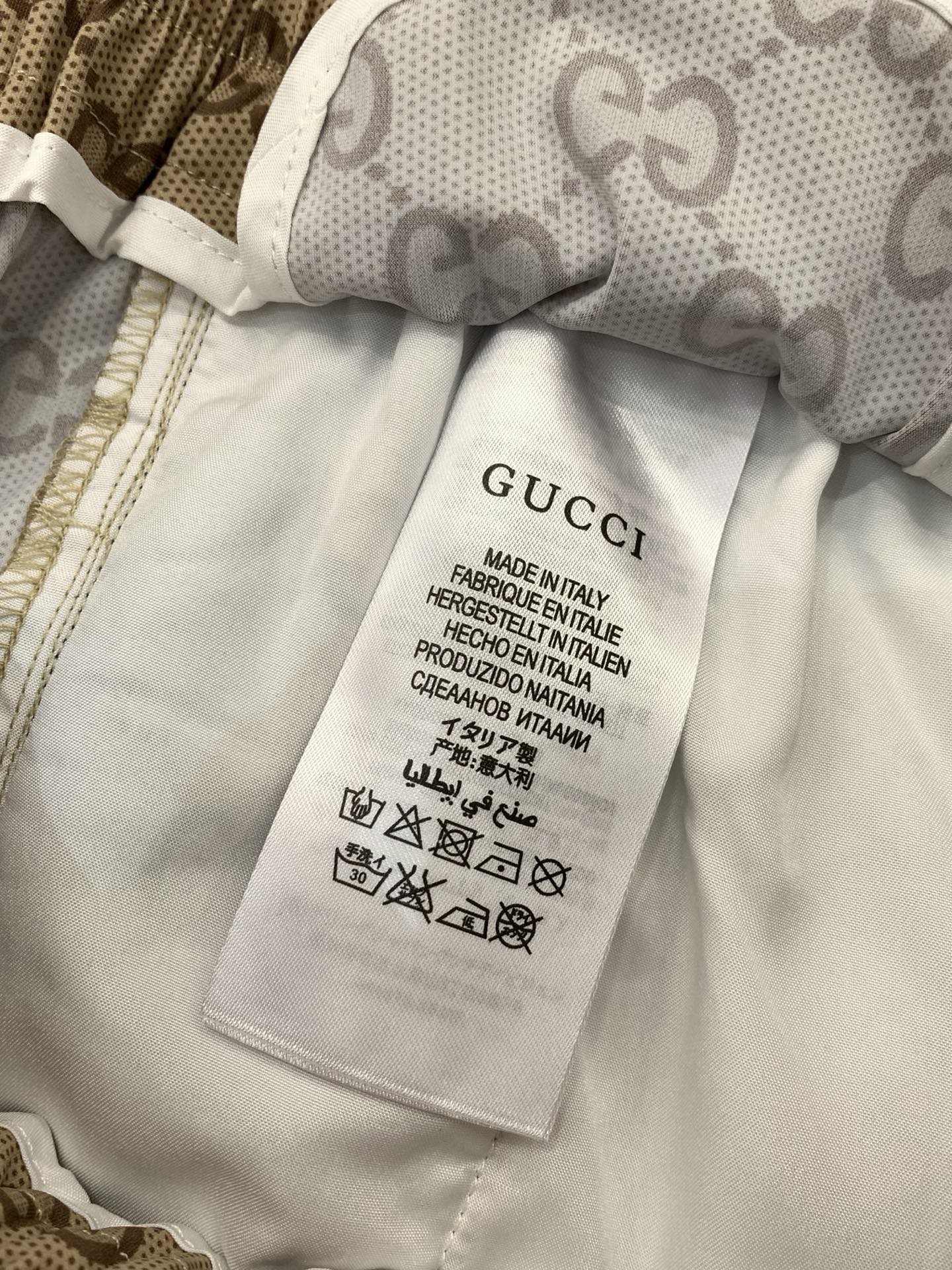 GUCCI 古驰，2026夏季最新品，专柜同步有售，原单狠货，时尚休闲短裤，进口原版面料，舒适透气，独特
