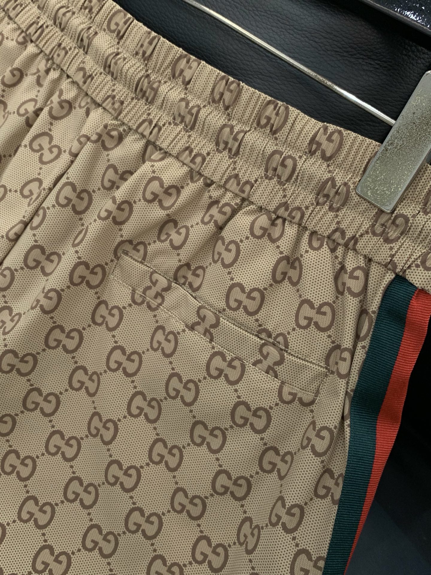 GUCCI 古驰，2026夏季最新品，专柜同步有售，原单狠货，时尚休闲短裤，进口原版面料，舒适透气，独特