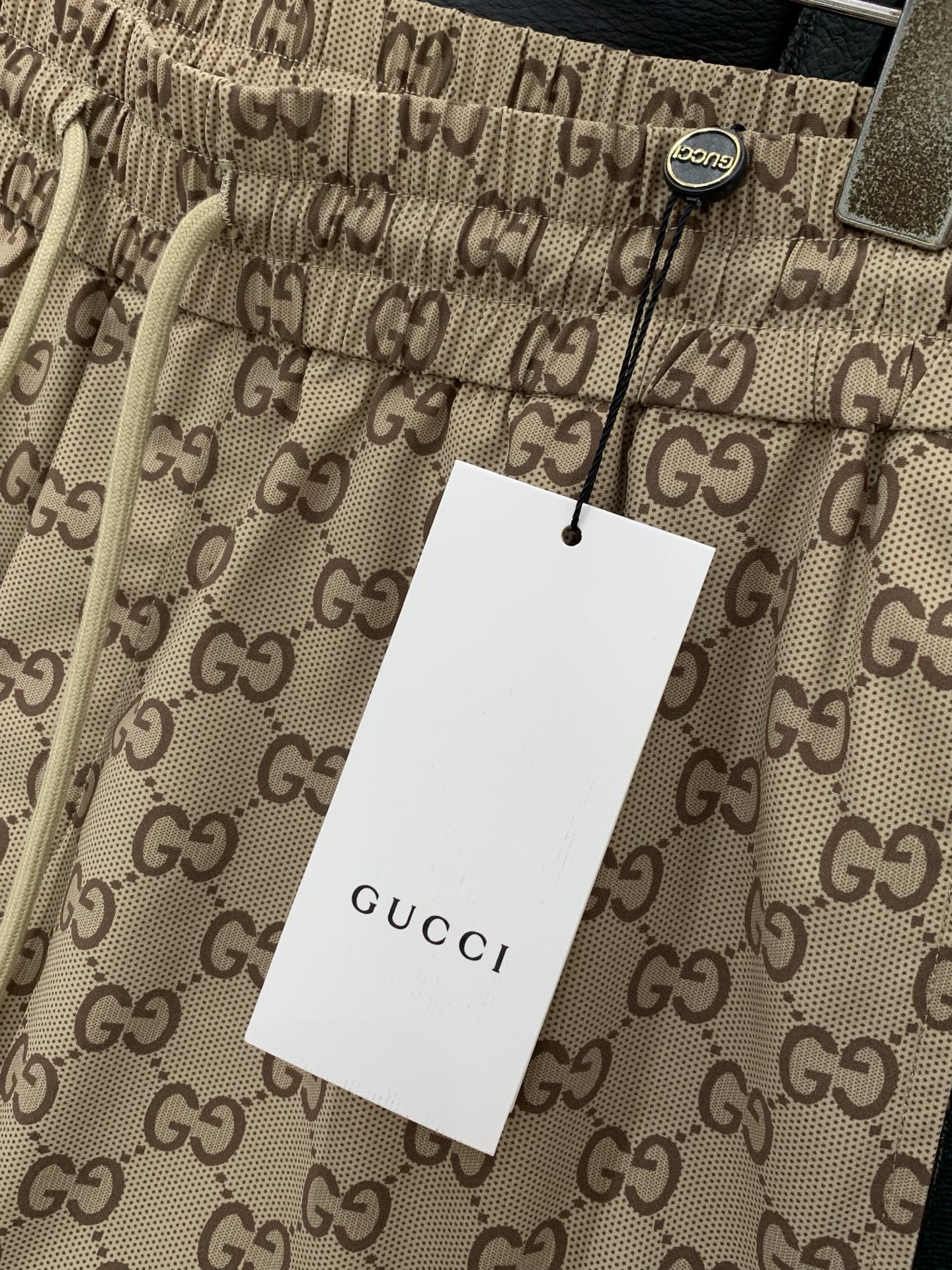 GUCCI 古驰，2026夏季最新品，专柜同步有售，原单狠货，时尚休闲短裤，进口原版面料，舒适透气，独特
