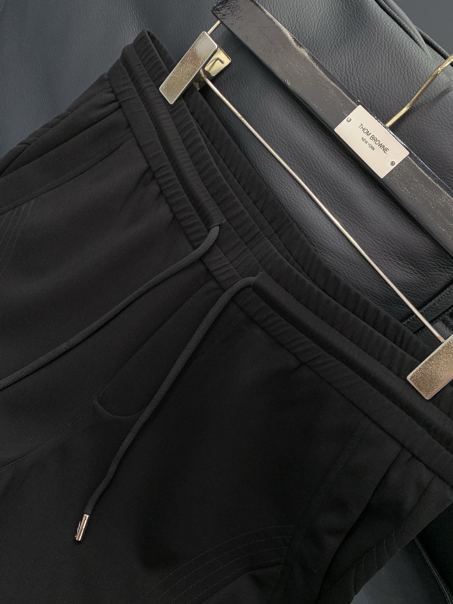 Balenciaga 巴黎世家，2026夏季最新品，专柜同步有售，原单狠货，时尚休闲短裤，进口原版面料，