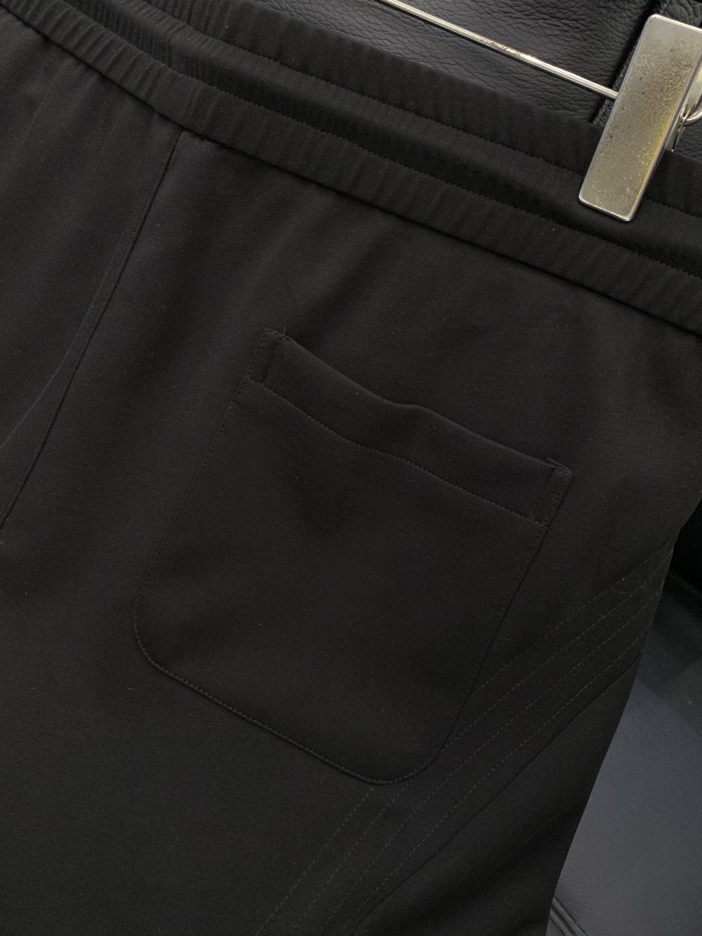 Balenciaga 巴黎世家，2026夏季最新品，专柜同步有售，原单狠货，时尚休闲短裤，进口原版面料，