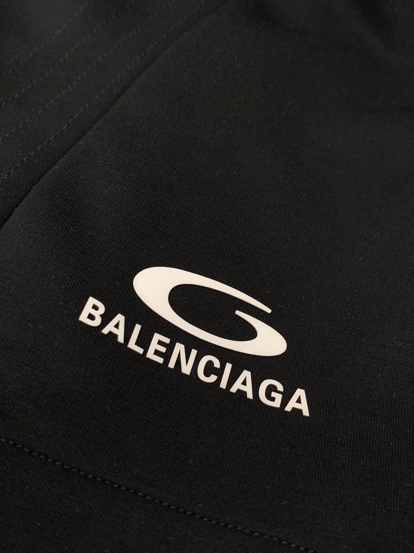 Balenciaga 巴黎世家，2026夏季最新品，专柜同步有售，原单狠货，时尚休闲短裤，进口原版面料，