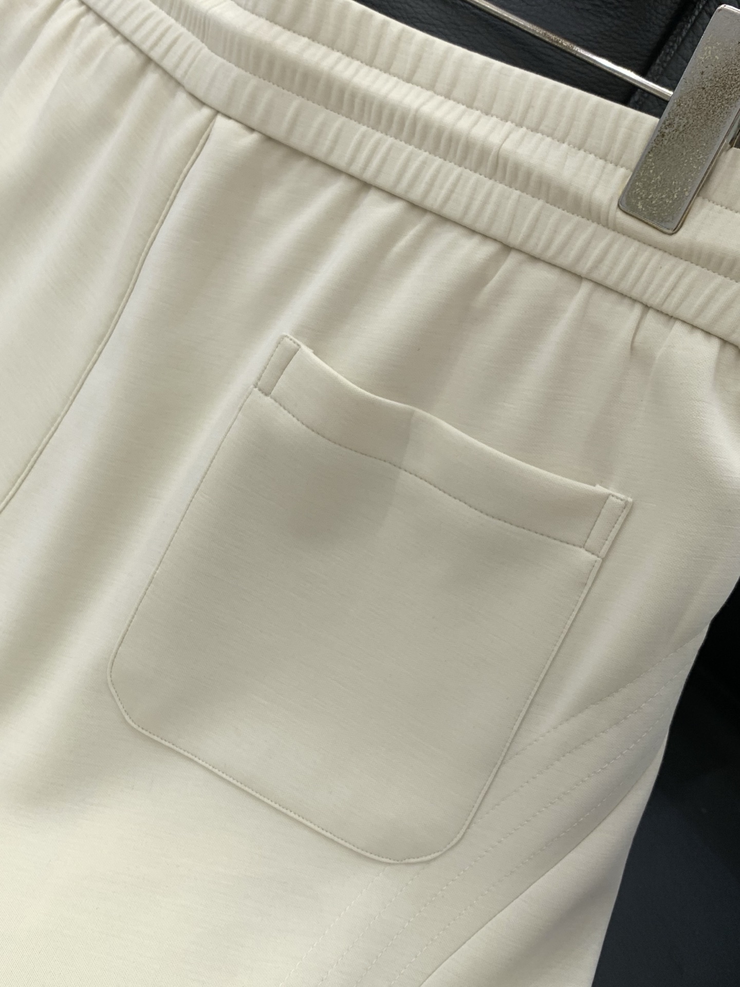 Balenciaga 巴黎世家，2026夏季最新品，专柜同步有售，原单狠货，时尚休闲短裤，进口原版面料，