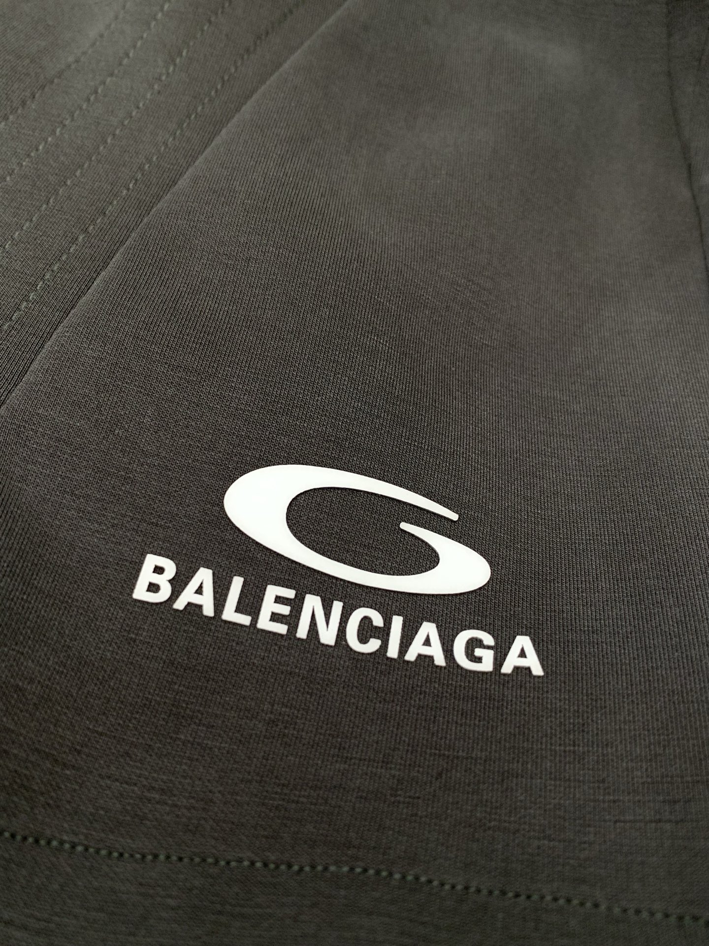 Balenciaga 巴黎世家，2026夏季最新品，专柜同步有售，原单狠货，时尚休闲短裤，进口原版面料，