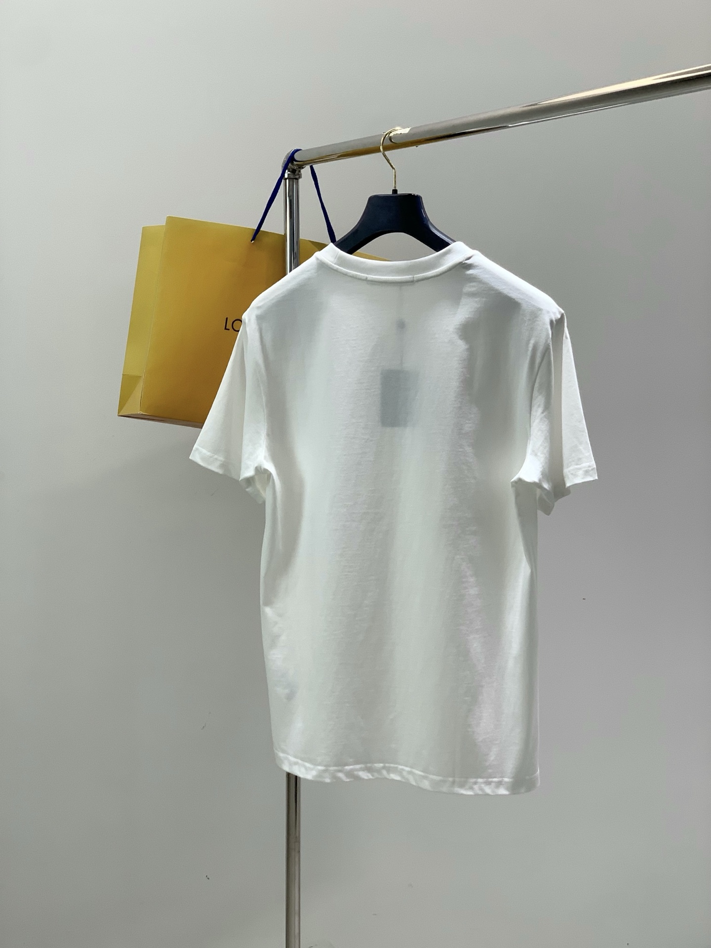 LouisVuitton 路易威登，2026夏季最新款，专柜同步有售，原单狠货，时尚休闲圆领短袖T恤，上
