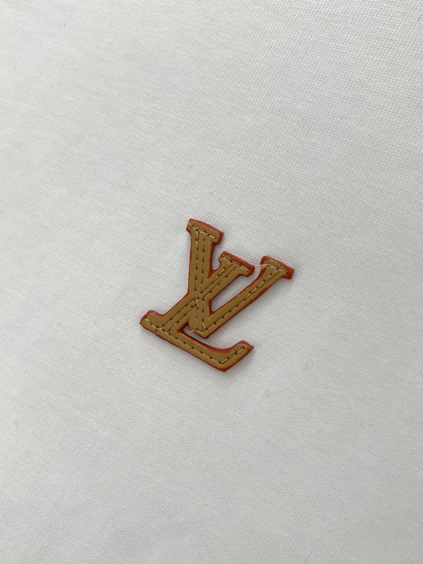LouisVuitton 路易威登，2026夏季最新款，专柜同步有售，原单狠货，时尚休闲圆领短袖T恤，上