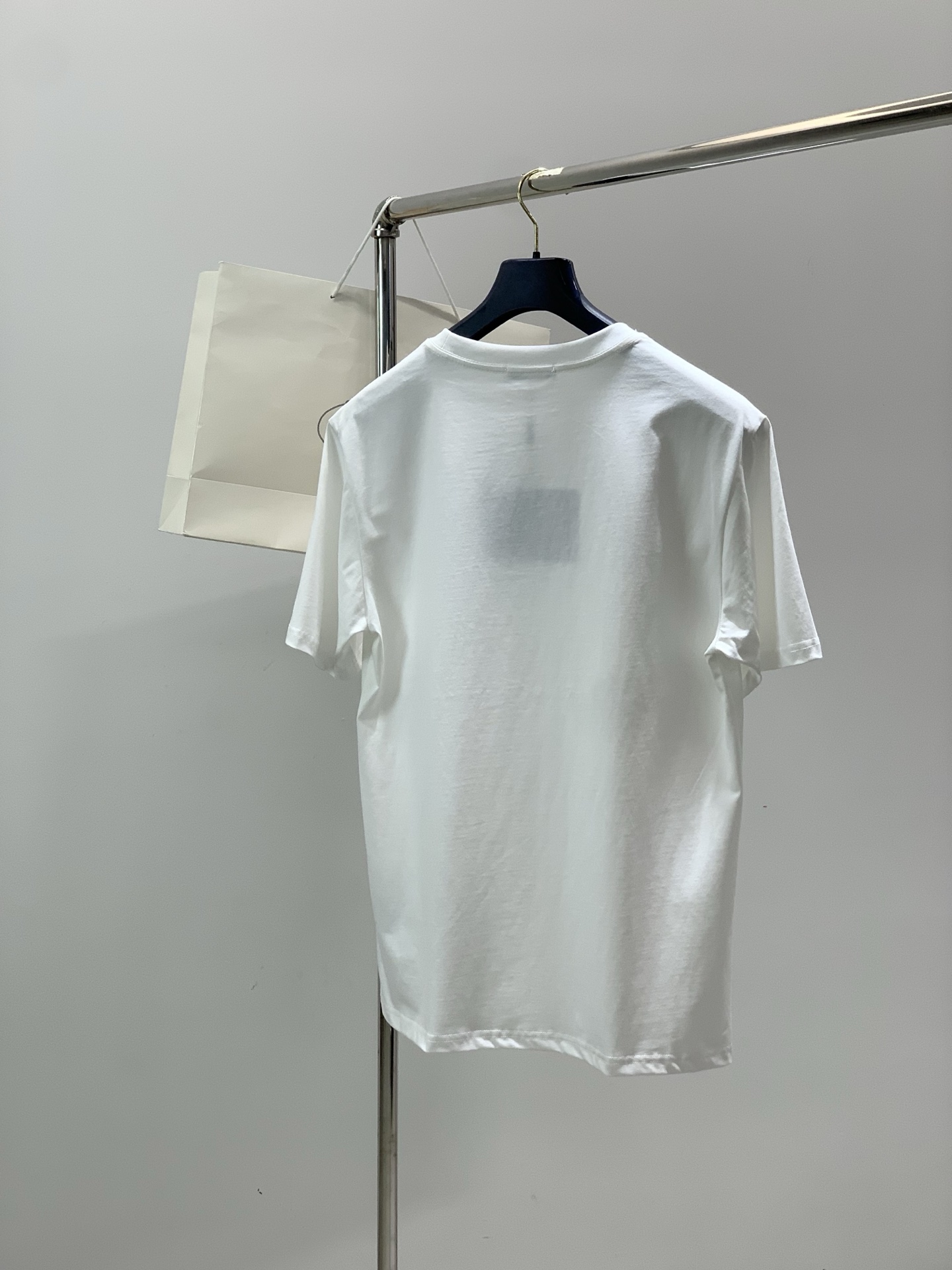 PRADA 普拉达，2026夏季最新品，专柜同步有售，时尚休闲圆领短袖T恤，进口原版面料，做工极为复杂，