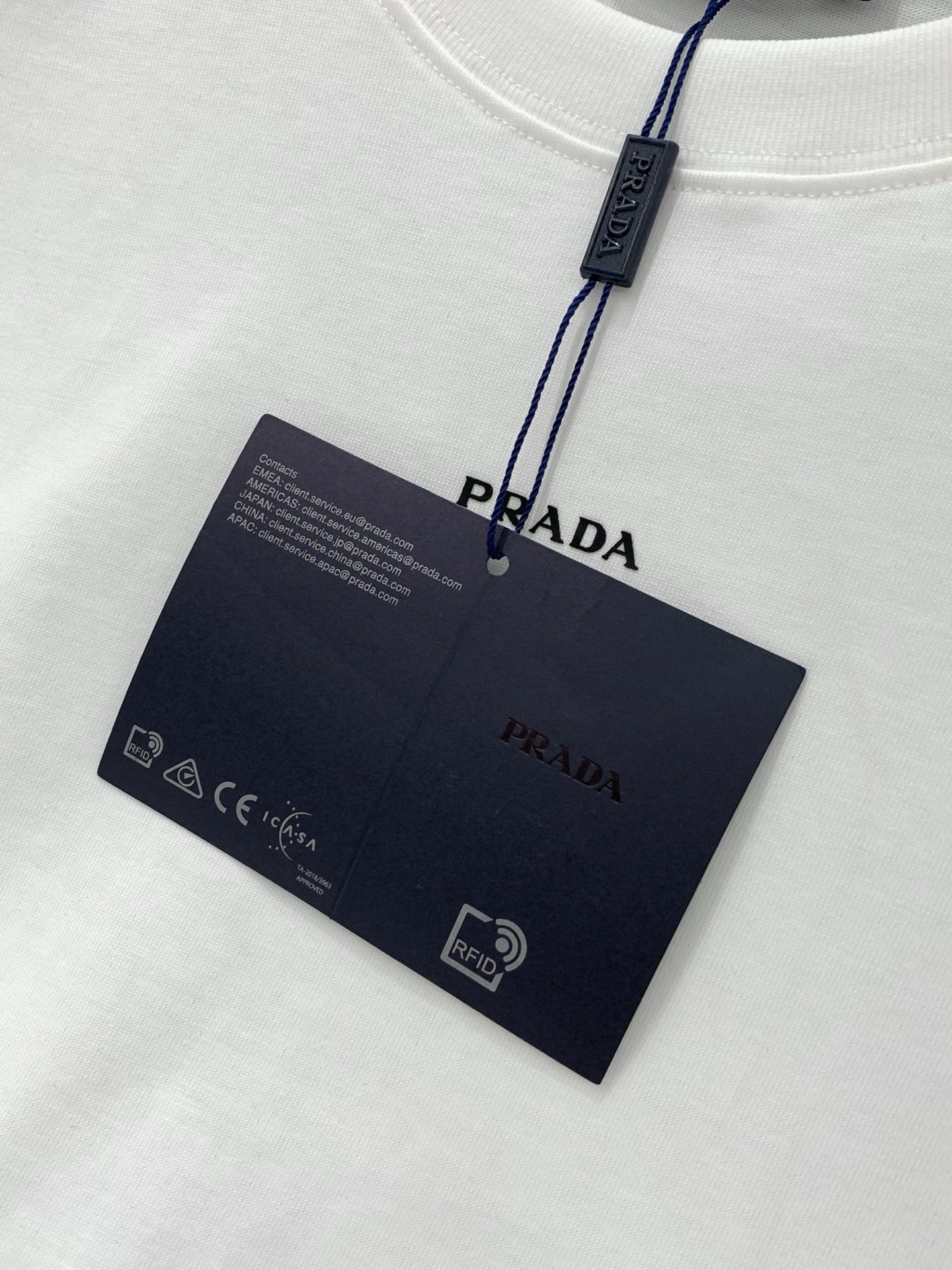 PRADA 普拉达，2026夏季最新品，专柜同步有售，时尚休闲圆领短袖T恤，进口原版面料，做工极为复杂，