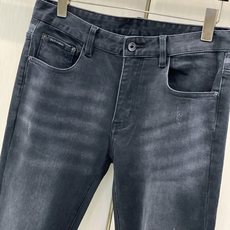 ,DOLCE&GABBANA 杜嘉班纳,2026早秋最新品,官网专柜同步有售,原单狠货,超级有范儿的一款牛仔裤,定制原版 ,DOLCE&GABBANA 杜嘉班纳,2026早秋最新品,官网专柜同步有售,原单狠货,超级有范儿的一款牛仔裤,定制原版