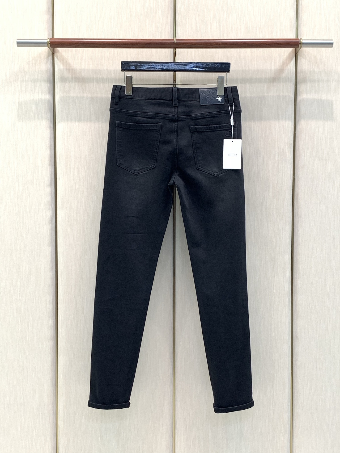 ，Dior 迪奥，2026早秋新品，官网专柜同步有售，原单狠货，时尚休闲水洗牛仔裤，超级有范儿的一款牛仔裤，定制原版水洗