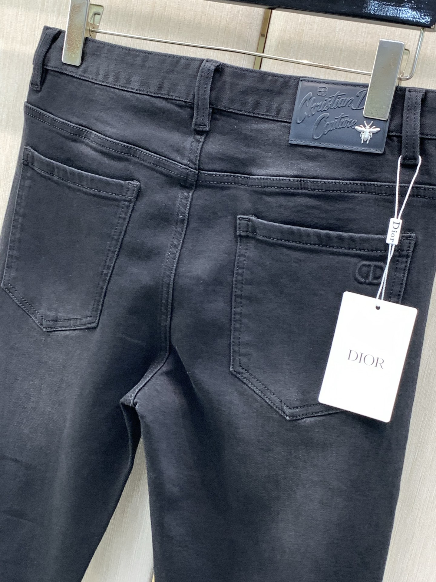 ，Dior 迪奥，2026早秋新品，官网专柜同步有售，原单狠货，时尚休闲水洗牛仔裤，超级有范儿的一款牛仔裤，定制原版水洗
