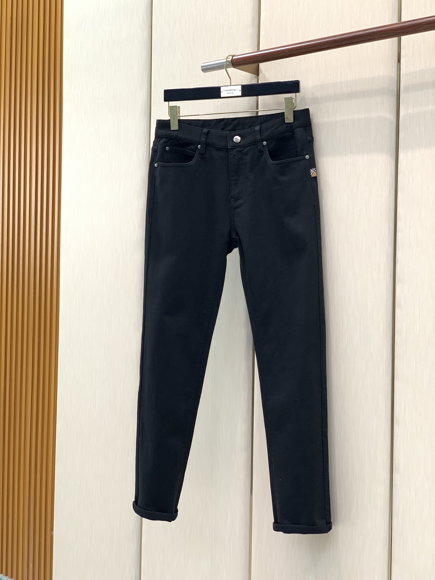 ，Burberry 巴宝莉，秋季最新品，专柜同步有售，原单狠货，时尚休闲水洗牛仔裤，进口原版面料，上身舒适透气，顶级工艺