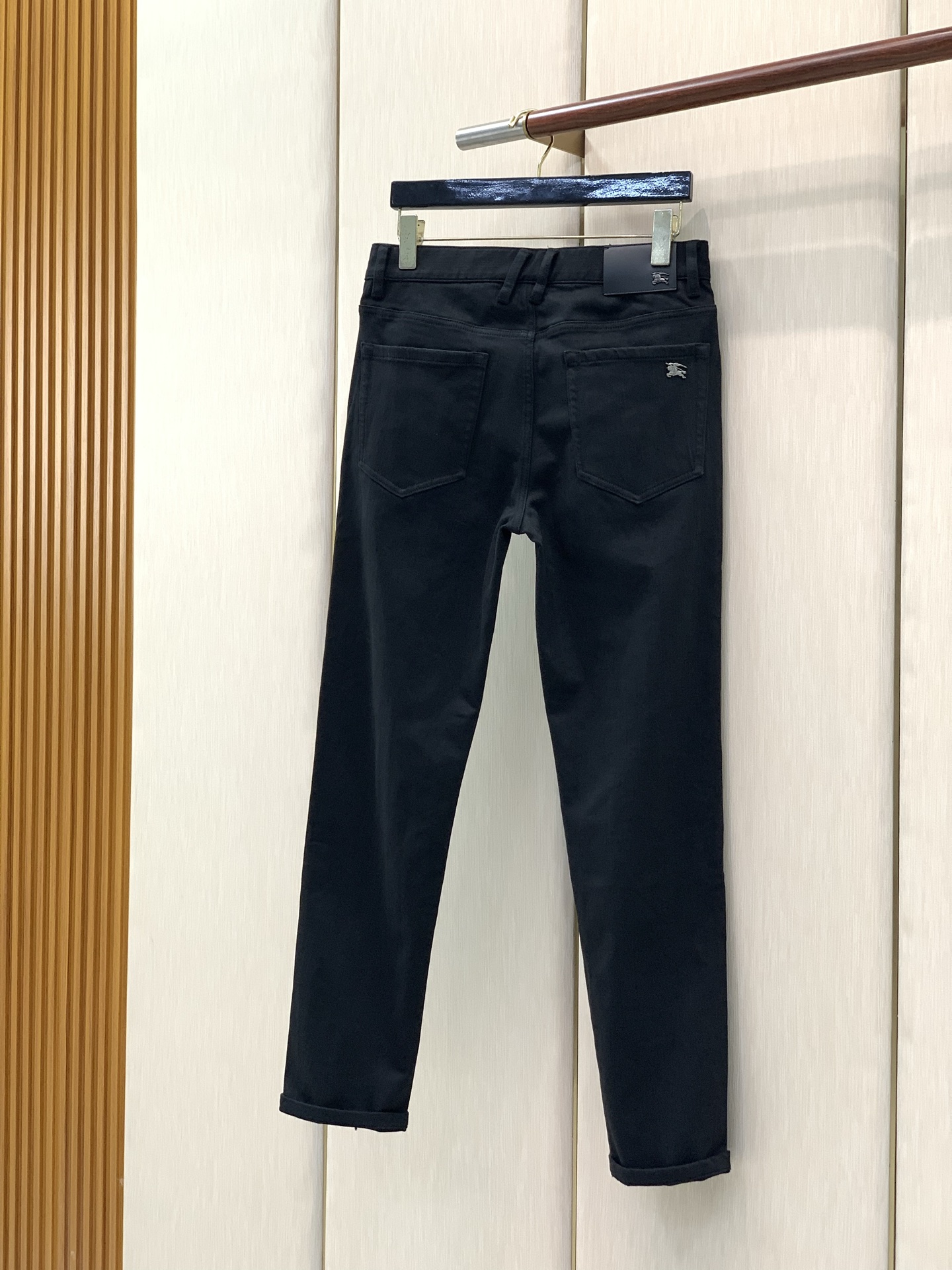 ，Burberry 巴宝莉，秋季最新品，专柜同步有售，原单狠货，时尚休闲水洗牛仔裤，进口原版面料，上身舒适透气，顶级工艺