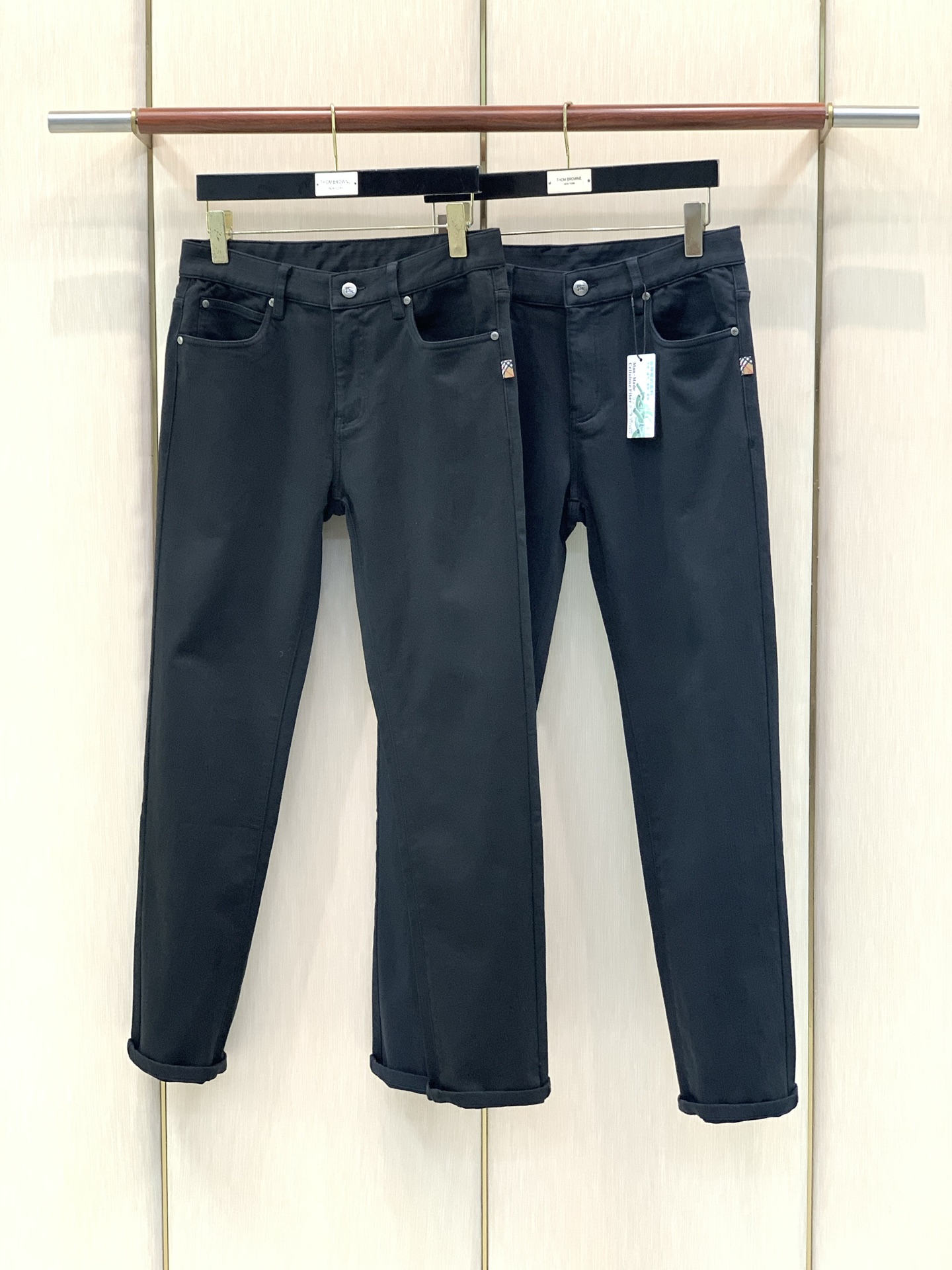 ，Burberry 巴宝莉，秋季最新品，专柜同步有售，原单狠货，时尚休闲水洗牛仔裤，进口原版面料，上身舒适透气，顶级工艺