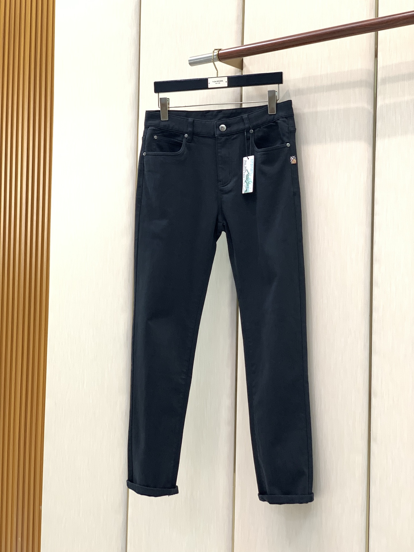 ，Burberry 巴宝莉，秋季最新品，专柜同步有售，原单狠货，时尚休闲水洗牛仔裤，进口原版面料，上身舒适透气，顶级工艺