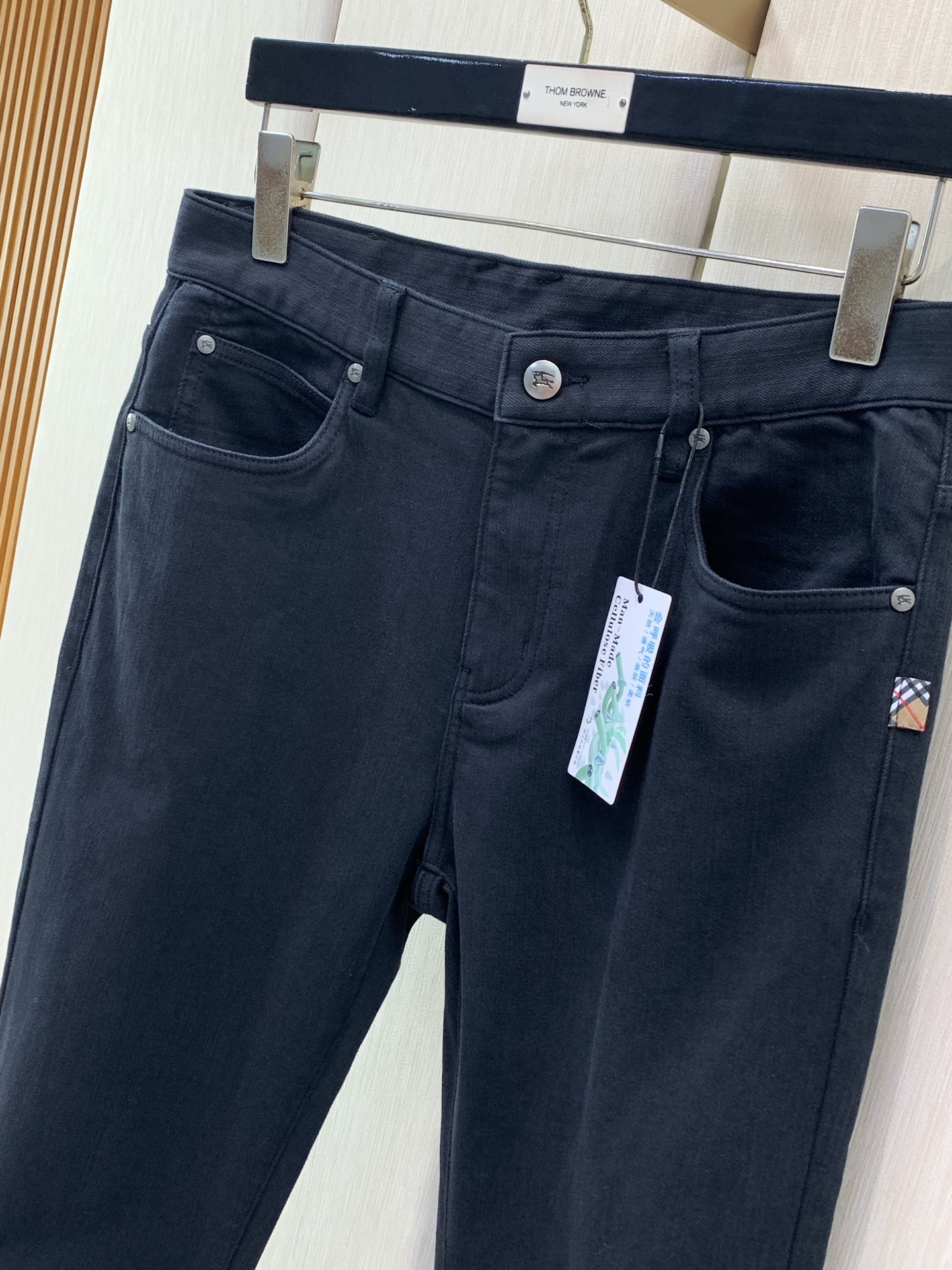 ，Burberry 巴宝莉，秋季最新品，专柜同步有售，原单狠货，时尚休闲水洗牛仔裤，进口原版面料，上身舒适透气，顶级工艺