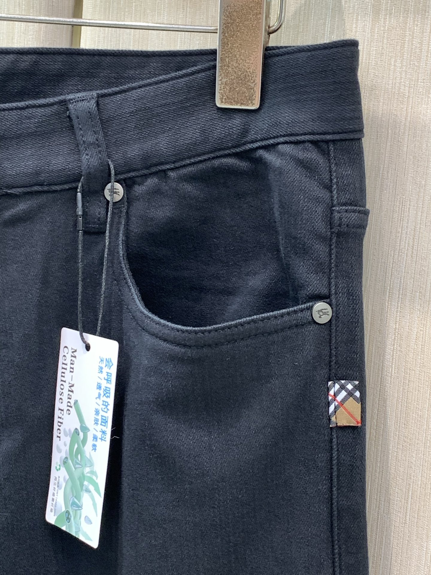 ，Burberry 巴宝莉，秋季最新品，专柜同步有售，原单狠货，时尚休闲水洗牛仔裤，进口原版面料，上身舒适透气，顶级工艺