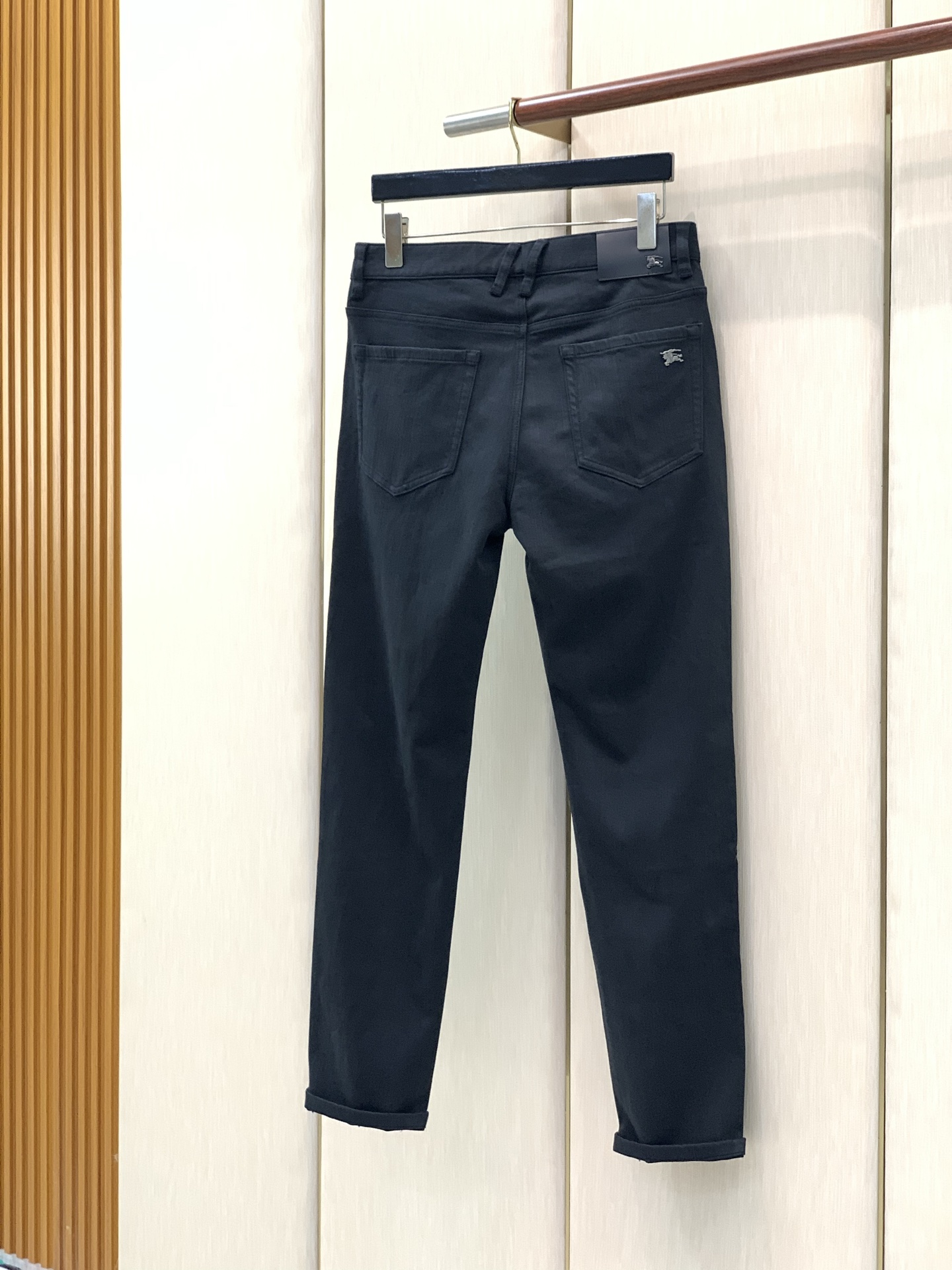 ，Burberry 巴宝莉，秋季最新品，专柜同步有售，原单狠货，时尚休闲水洗牛仔裤，进口原版面料，上身舒适透气，顶级工艺