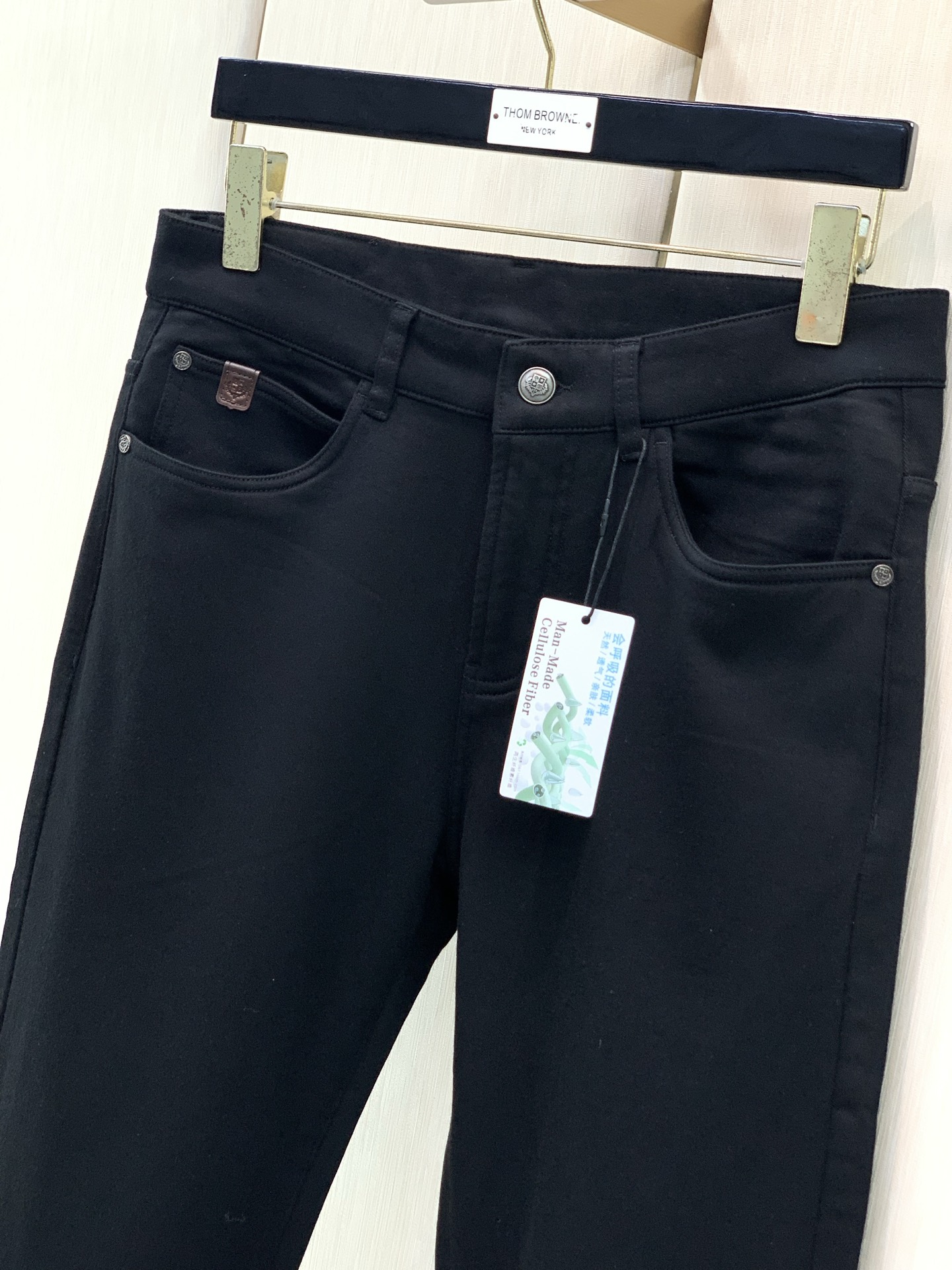 ，Loro Piana(Loro Piana )，2026早秋最新品，专柜同步有售，原单狠货，时尚休闲裤，采用进口原版面