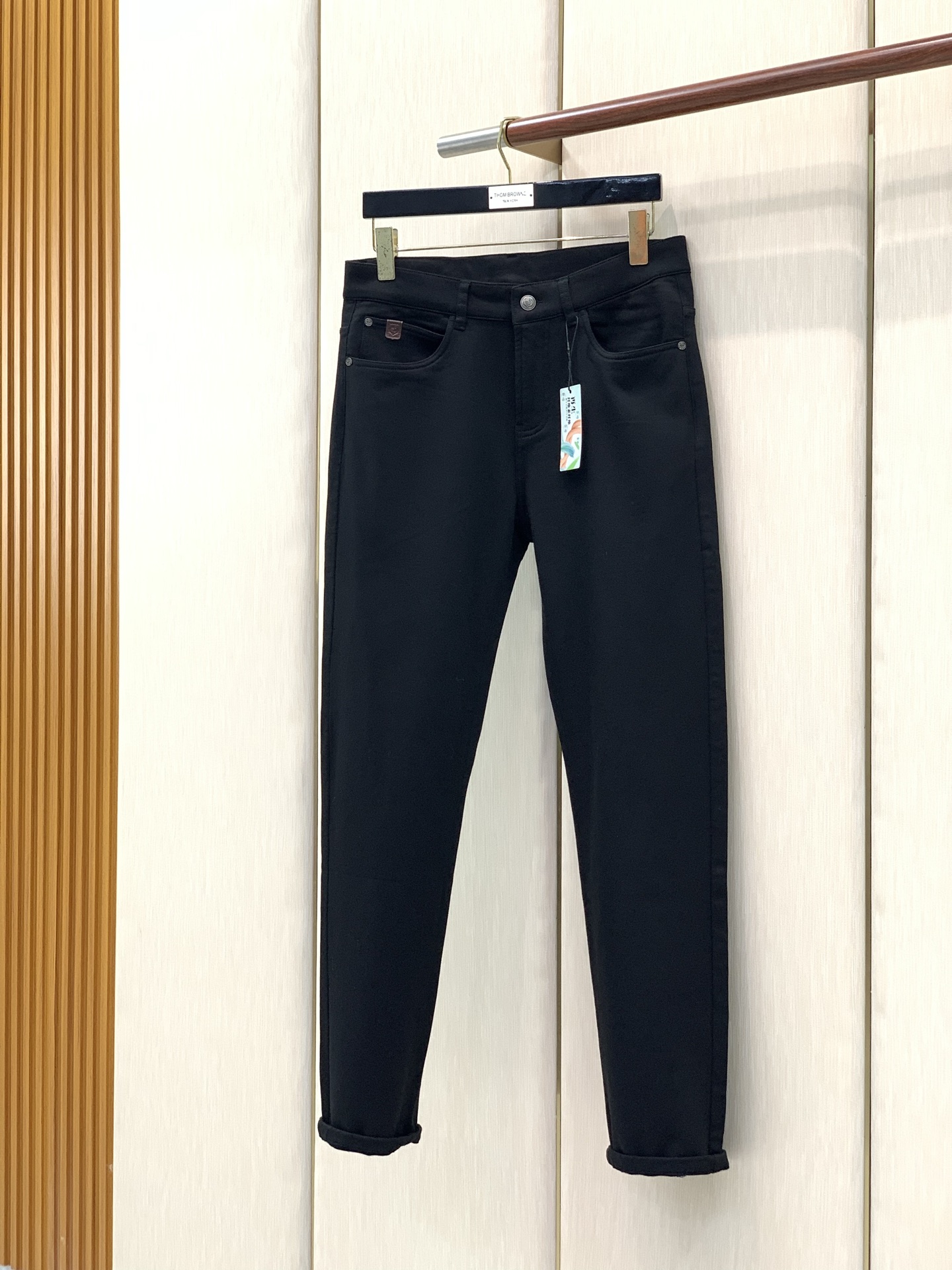 ，Loro Piana(Loro Piana )，2026早秋最新品，专柜同步有售，原单狠货，时尚休闲裤，采用进口原版面
