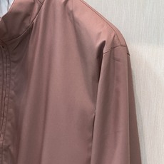 ,Loro Piana立领深红色拉链夹克 面料成份:面料:100%聚酯纤维 格子里布:50.2%聚酯纤维49.8%棉 袖 ,Loro Piana立领深红色拉链夹克 面料成份:面料:100%聚酯纤维 格子里布:50.2%聚酯纤维49.8%棉 袖