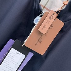 ,Loro Piana立领深红色拉链夹克 面料成份:面料:100%聚酯纤维 格子里布:50.2%聚酯纤维49.8%棉 袖 ,Loro Piana立领深红色拉链夹克 面料成份:面料:100%聚酯纤维 格子里布:50.2%聚酯纤维49.8%棉 袖