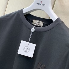 ,爱马仕灰色圆领长袖 面料成份:66.9%棉29.4%莫代尔3.7%桑蚕丝 【桑蚕丝凉感轻奢T】高端丝光混纺打底衫 原料 ,爱马仕灰色圆领长袖 面料成份:66.9%棉29.4%莫代尔3.7%桑蚕丝 【桑蚕丝凉感轻奢T】高端丝光混纺打底衫 原料