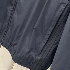 ,蒙口 2026春夏🆕Mon*ler Danby轻薄便捷休闲外套夹克 Danby简约格调系列,造型设计专为日常休闲增添时 ,蒙口 2026春夏🆕Mon*ler Danby轻薄便捷休闲外套夹克 Danby简约格调系列,造型设计专为日常休闲增添时