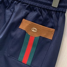 ,Gucci深蓝色松紧运动休闲裤 时尚系列,独特设计,抽绳休闲长裤 订纱开始订染和订纺。 国内某大厂出口日本 和供 ,Gucci深蓝色松紧运动休闲裤 时尚系列,独特设计,抽绳休闲长裤 订纱开始订染和订纺。 国内某大厂出口日本 和供