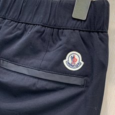 ,Gucci深蓝色松紧运动休闲裤 时尚系列,独特设计,抽绳休闲长裤 订纱开始订染和订纺。 国内某大厂出口日本 和供 ,Gucci深蓝色松紧运动休闲裤 时尚系列,独特设计,抽绳休闲长裤 订纱开始订染和订纺。 国内某大厂出口日本 和供