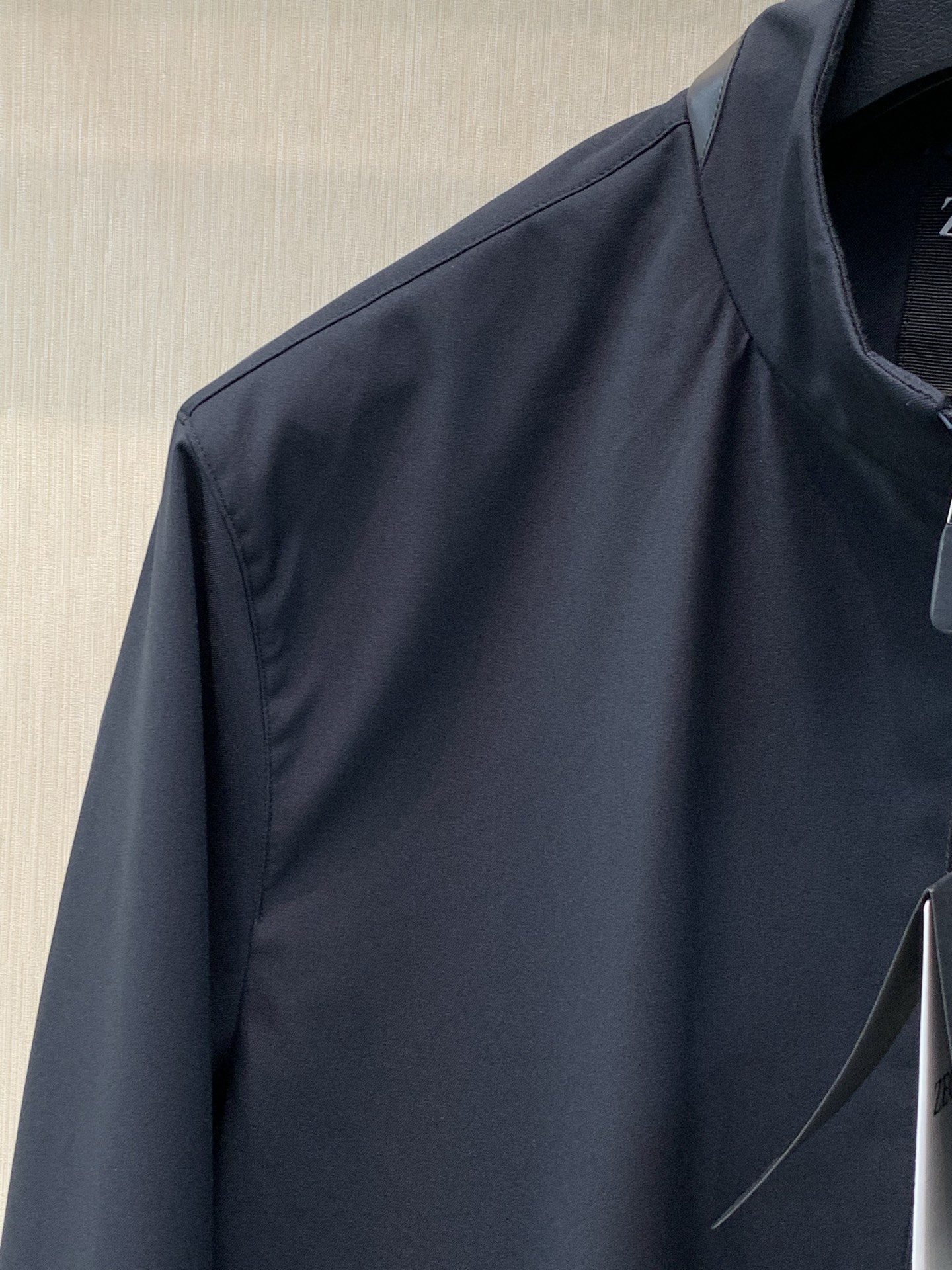 杰尼亚Zegna，当季新款海军蓝微纤维 Motorin 100cc束腰夹克。售价：24960 这款 Motorin 10