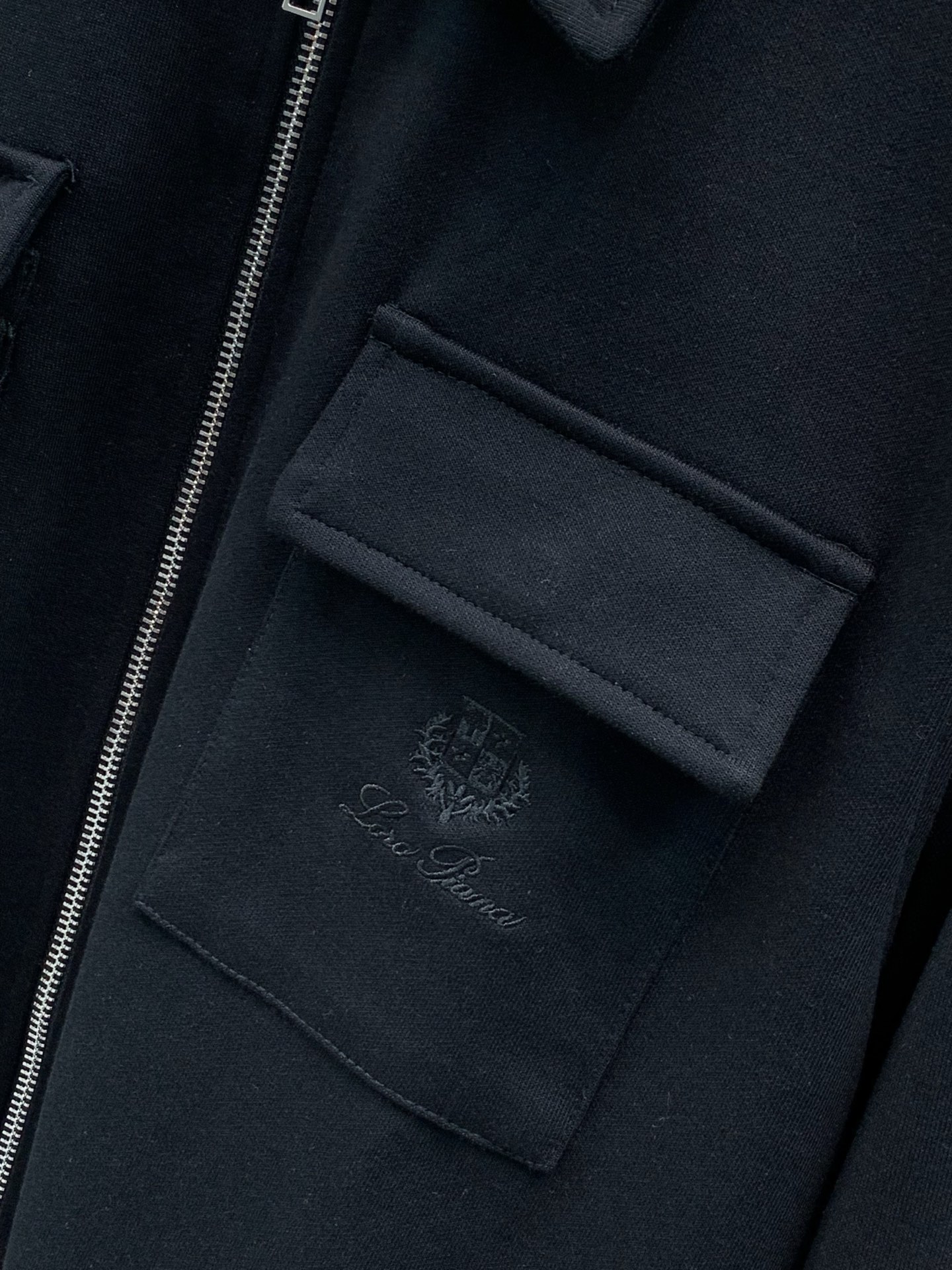 一套，Loro piana(Loro Piana )，2026秋季最新品，专柜同步有售，原单狠货，时尚休闲套装，采用进口