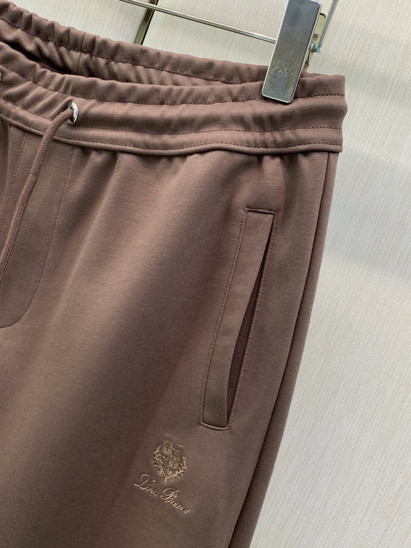 一套，Loro piana(Loro Piana )，2026秋季最新品，专柜同步有售，原单狠货，时尚休闲套装，采用进口