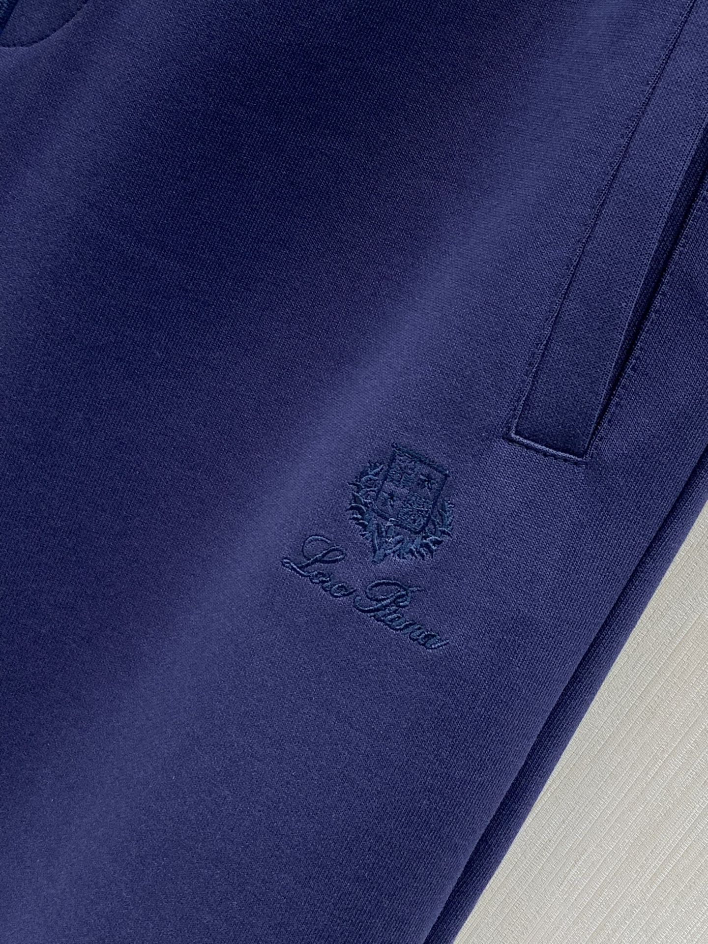 一套，Loro piana(Loro Piana )，2026秋季最新品，专柜同步有售，原单狠货，时尚休闲套装，采用进口