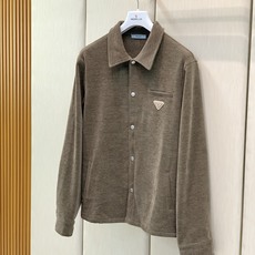 ,PRADA 普拉达,2026秋季最新品,专柜同步有售,时尚休闲套装,进口原版面料,做工极为复杂,唯一可以做代购级别的渠 ,PRADA 普拉达,2026秋季最新品,专柜同步有售,时尚休闲套装,进口原版面料,做工极为复杂,唯一可以做代购级别的渠