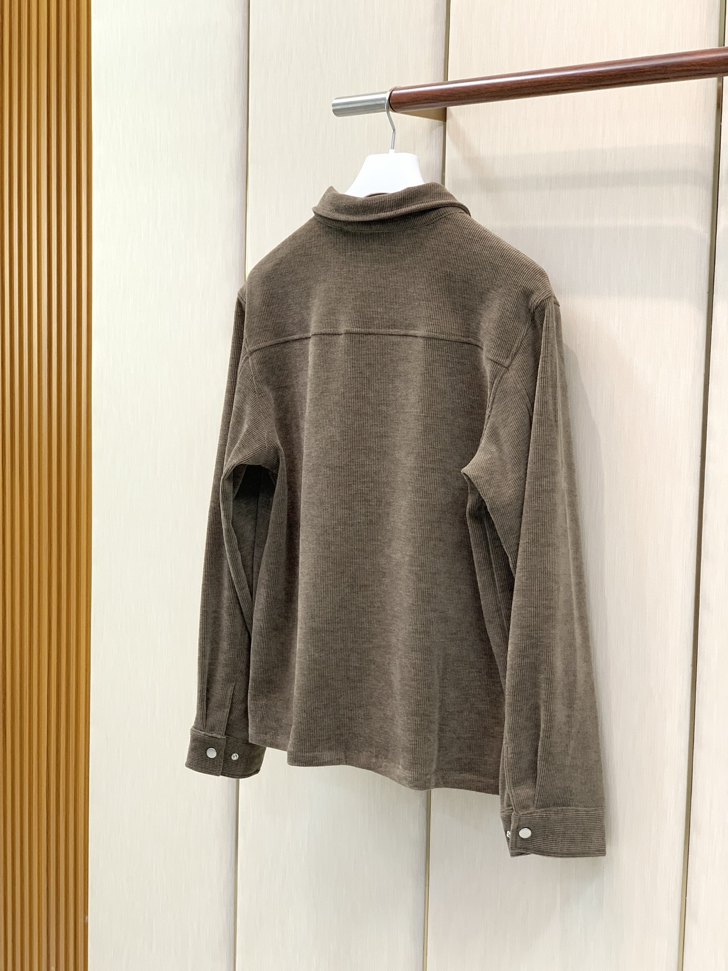 ，PRADA 普拉达，2026秋季最新品，专柜同步有售，时尚休闲套装，进口原版面料，做工极为复杂，唯一可以做代购级别的渠
