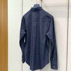 ,LouisVuitton 路易威登,2026早秋最新款,专柜同步有售,原单狠货,时尚休闲长袖衬衫,上身很有特点!吸睛而 ,LouisVuitton 路易威登,2026早秋最新款,专柜同步有售,原单狠货,时尚休闲长袖衬衫,上身很有特点!吸睛而