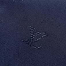 ,LouisVuitton 路易威登,2026早秋最新款,专柜同步有售,原单狠货,时尚休闲长袖衬衫,上身很有特点!吸睛而 ,LouisVuitton 路易威登,2026早秋最新款,专柜同步有售,原单狠货,时尚休闲长袖衬衫,上身很有特点!吸睛而