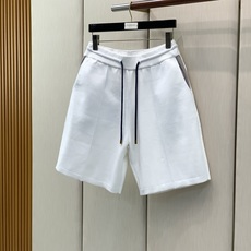 ,LouisVuitton 路易威登,2026夏季最新款,专柜同步有售,原单狠货,时尚休闲短裤,上身很有特点!吸睛而有亮 ,LouisVuitton 路易威登,2026夏季最新款,专柜同步有售,原单狠货,时尚休闲短裤,上身很有特点!吸睛而有亮
