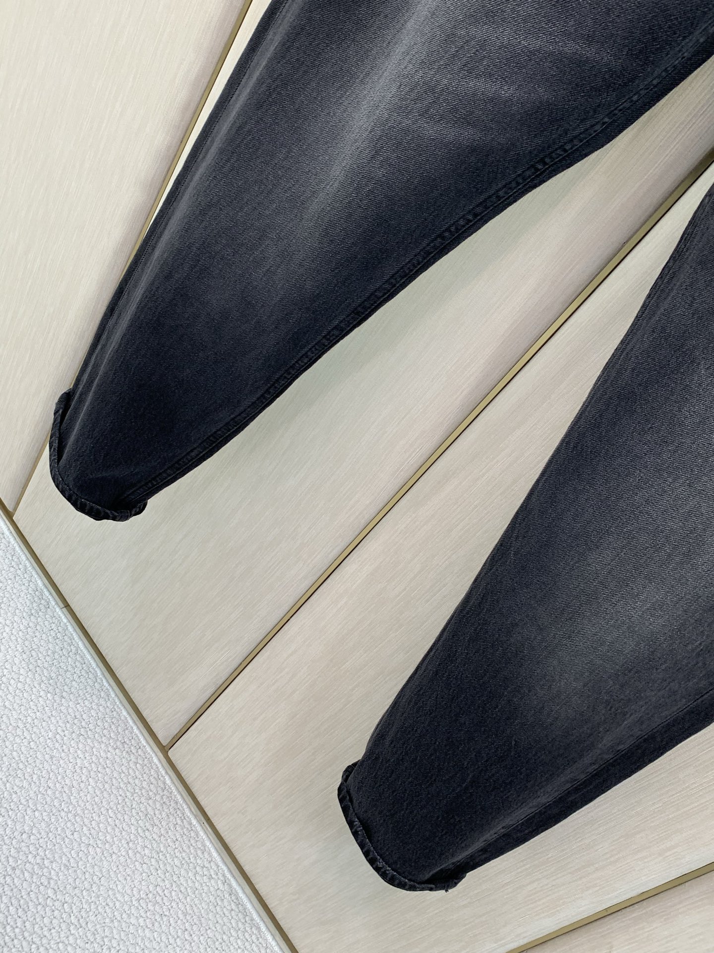 ，Loro piana(Loro Piana )，2026秋季最新品，专柜同步有售，原单狠货，时尚休闲牛仔裤，采用进口原