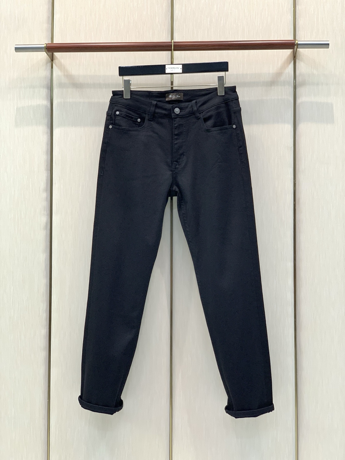 ，Loro piana(Loro Piana )，2026秋季最新品，专柜同步有售，原单狠货，时尚休闲牛仔裤，采用进口原