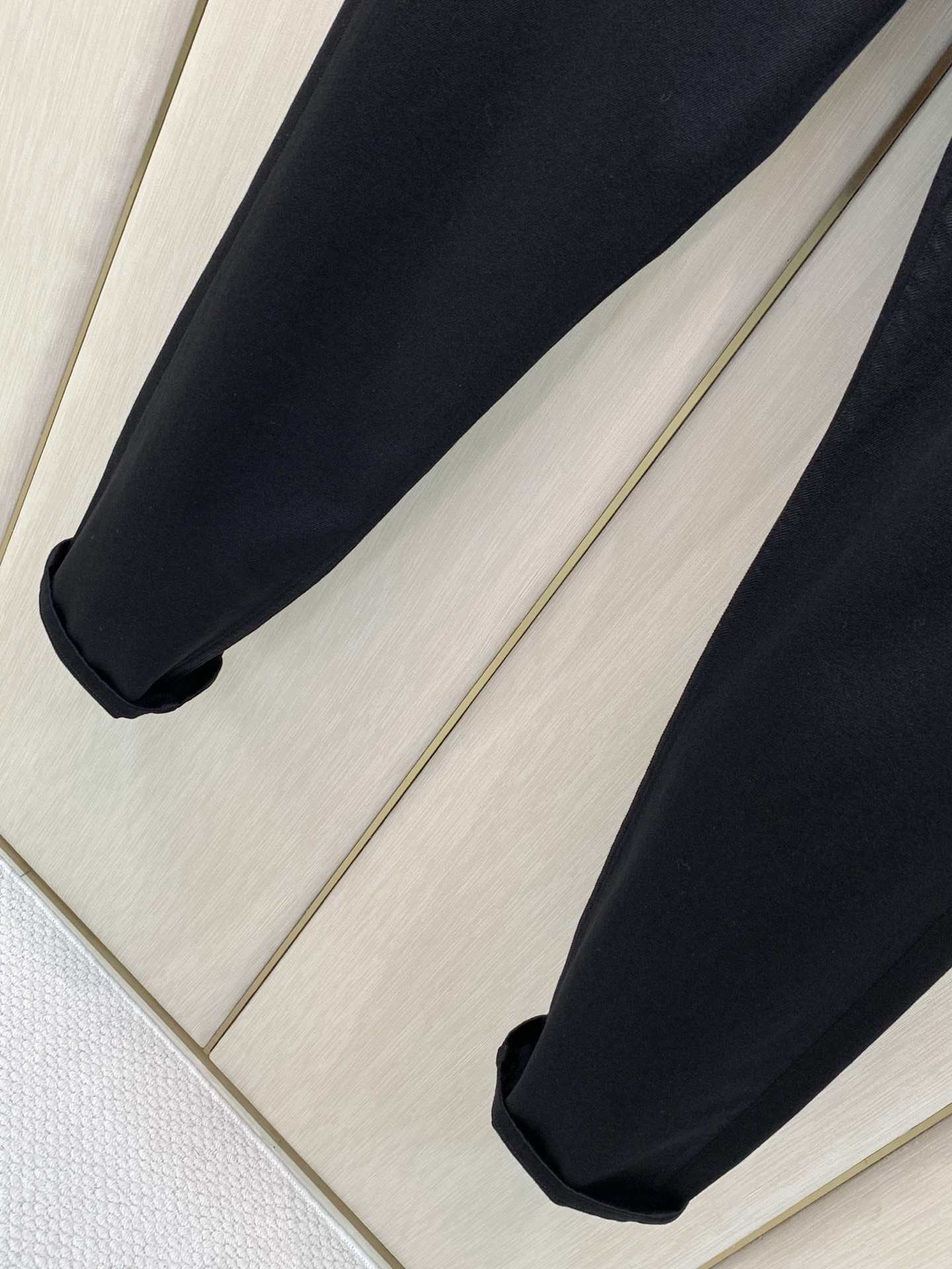 ，Loro piana(Loro Piana )，2026秋季最新品，专柜同步有售，原单狠货，时尚休闲牛仔裤，采用进口原