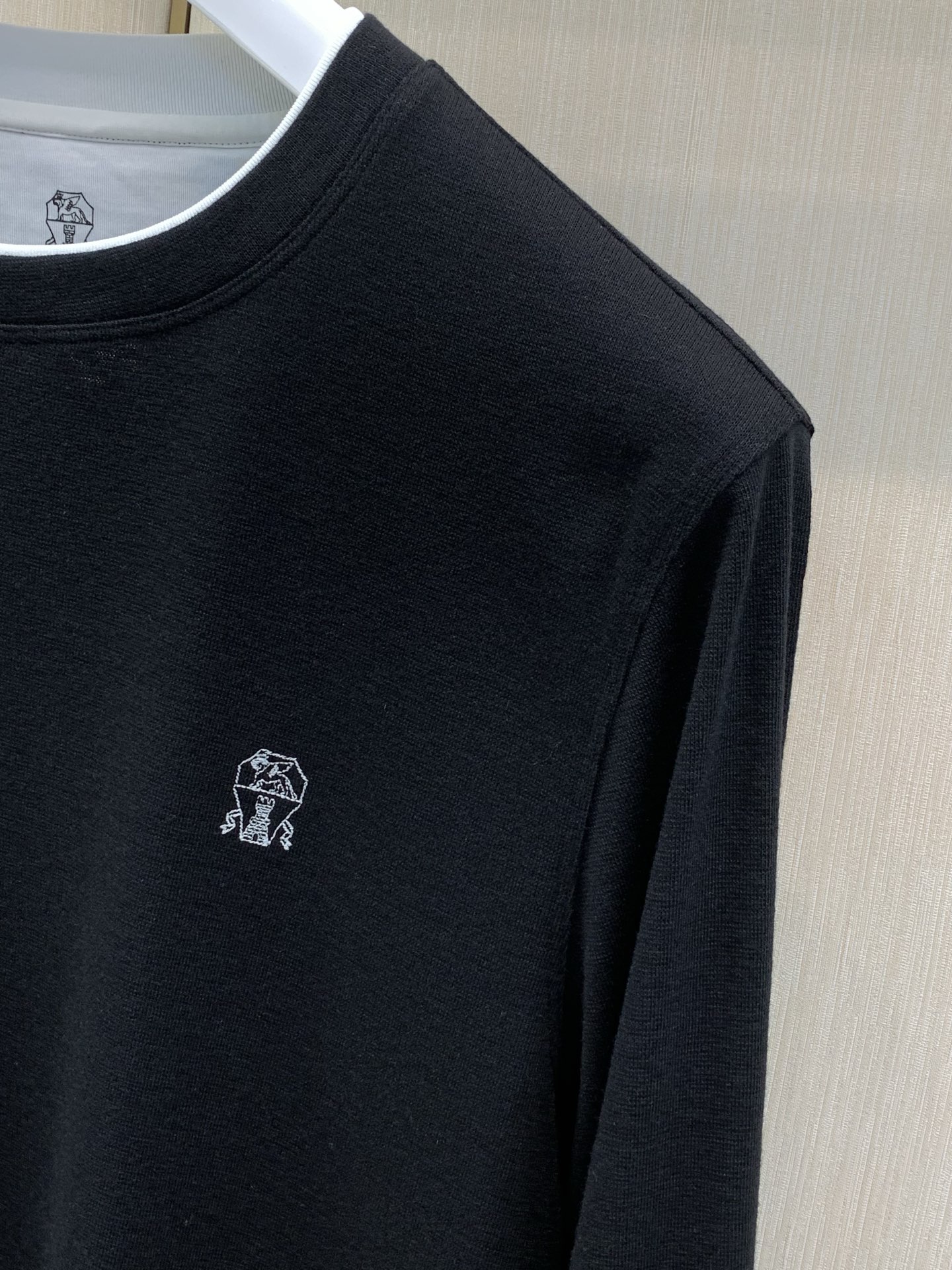 ，BRUNELLO CUCINELLI 意大利神狮，2026早秋最新品，专柜同步有售，原单狠货，时尚休闲圆领长袖T恤，采
